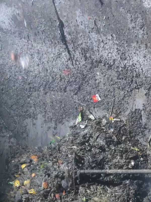 临湘污水池清理